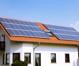 How to Clean Solar Panels: Essential Tips for Maintaining Efficiency