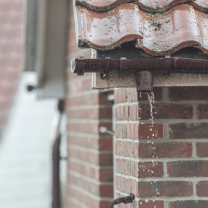 A Complete Guide on How to Repair Gutter Seam Leaks