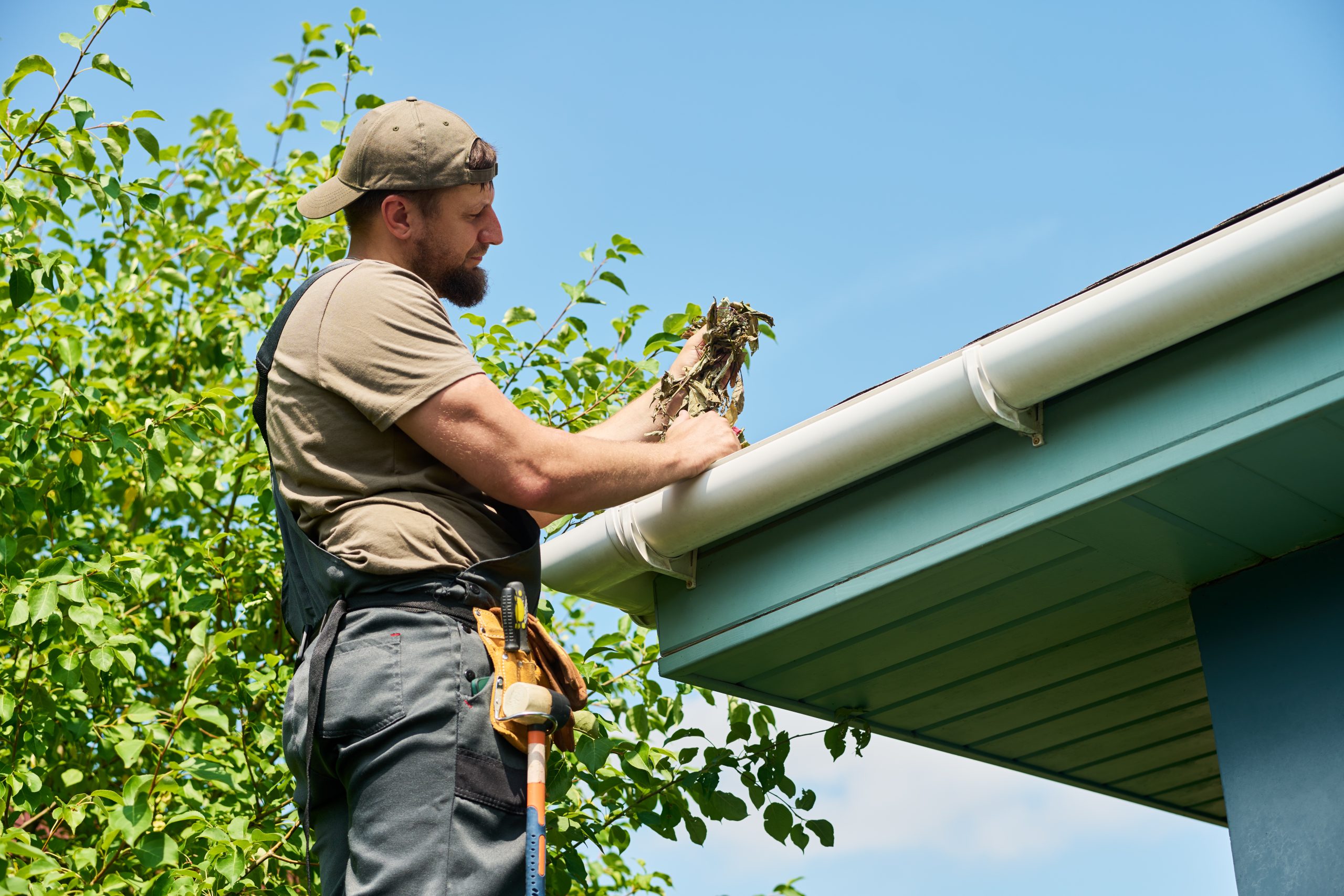 Why Gutter Cleaning Is Essential for Homes in Salem, Oregon
